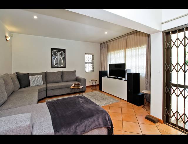 4 BEDROOM HOUSE FOR SALE IN KENSINGTON